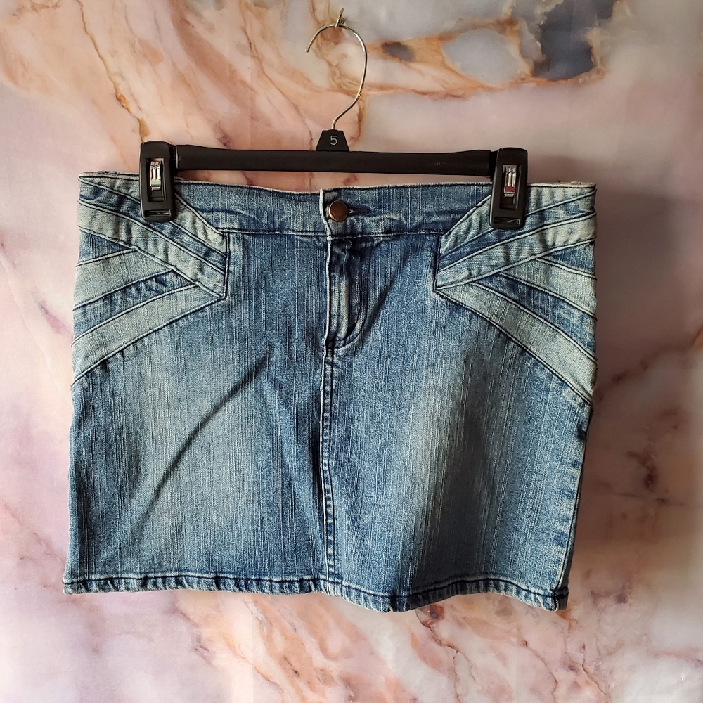 Red Hot Jean Denim Skirt‎